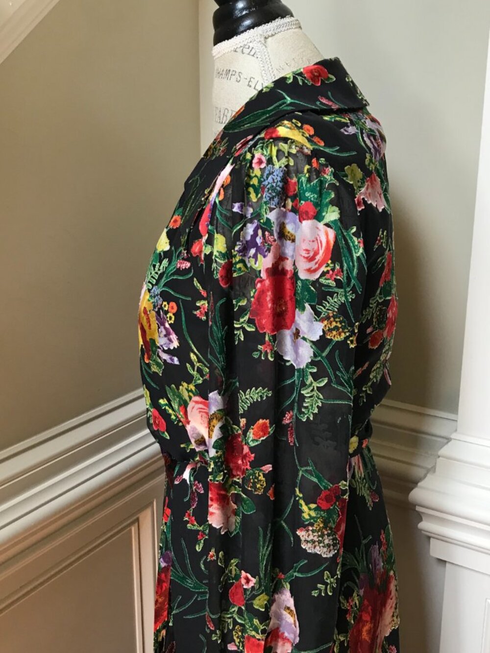 NWT Alice + Olivia Abney Wrap Midi Dress Womens 8 Black Red Floral V-Neck NEW - Picture 9 of 11